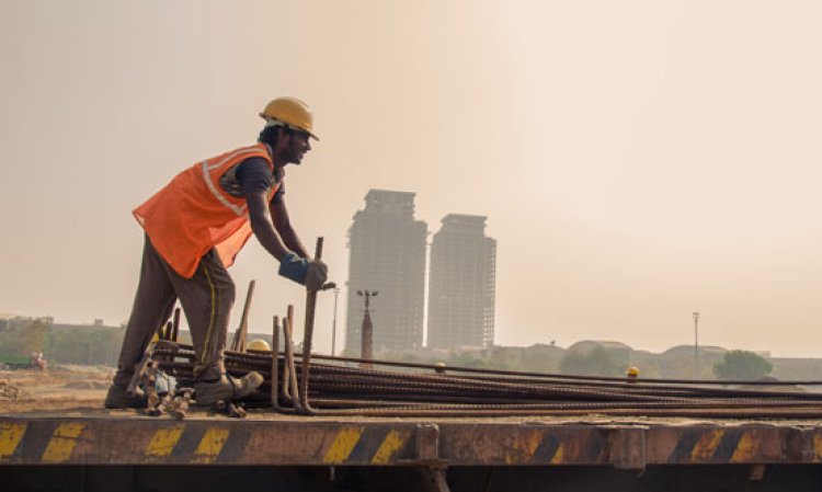Navi Mumbai, India- 21st January, 2017. Construction worker working at a development site. GSK919 / Shutterstock.