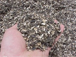 An unusual alternative fuel: Sunflower shells are used as a minor constituent.