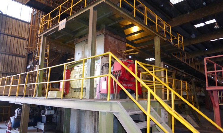 The Vecoplan shredder, fitted with SSAB Hardox wear-resistant steel hoppers to cope with abrasive RDF.