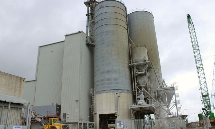 The Ecocem grinding plant in Dublin was the first facility to supply GGBS to the Irish market in appreciable quantities. It can produce 0.35Mt/yr of GGBS.