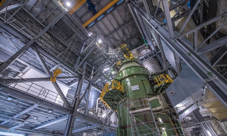 One of two identical MPS 4250 vertical roller mills from Gebr. Pfeiffer, each with a capacity of 200t/hr. Source: HeidelbergCement.