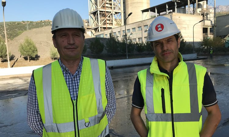 Dipl.-Ing. Luan Bici, plant manager at Fushë Krujë Cement Factory (left) and Jurgen Kola, quality assurance manager (right).