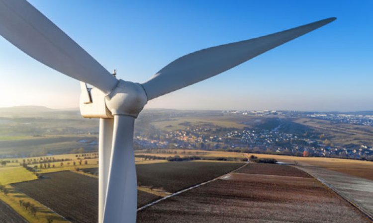 Solar and wind projects have been announced by several cement producers of late. There are installations and projects in Argentina, Australia, Jordan, Kenya, Mexico, Namibia, South Korea, the UK and the US.