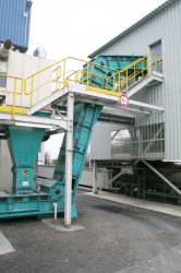 Schenck's Belt-In-Box alternative fuel feeding system was feeding ISF when Global Cement visited.