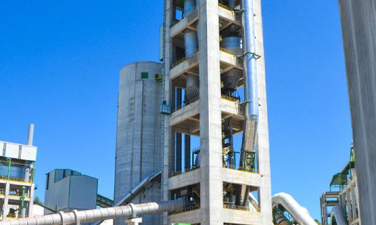 The plant’s Üsyapi-built preheater tower houses a 6000t/day KHD Pyroclon system with six cyclone stages.
