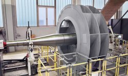 The rotor with twin-width impeller supplied to a Russian cement grinding plant, on Venti-Oelde's  balancing machine.
