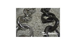 Jammbco's stainless steel round link chain (left) and carbon steel round link chain (right).