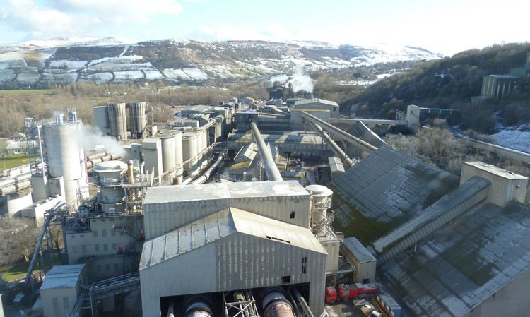 The Breedon Cement Hope Works in Derbyshire, UK. The UK is one of the largest importers of cement in Europe. Source: Global Cement Library.