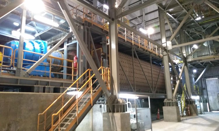 Cemengal Plug&Grind mill at the Puerto Montt plant.