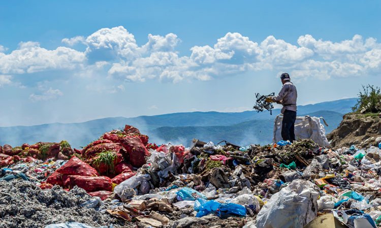 An unsorted landfill in Turkey. Waste sorting is in its infancy in the country, although there are numerous producers of alternative fuels in the Marmara region. Credit: attraction art / Shutterstock.com.