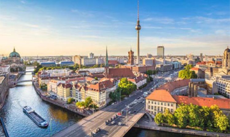Berlin skyline. VDZ maintains a six-member team in the capital to keep the cement sector in view of the Federal Government.