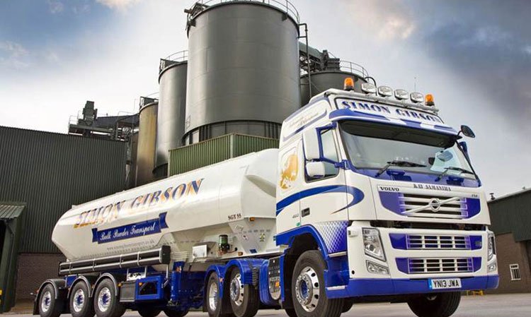 Simon Gibson has been contracted to help Aggregate Industries with bulk cement haulage from its import terminals.