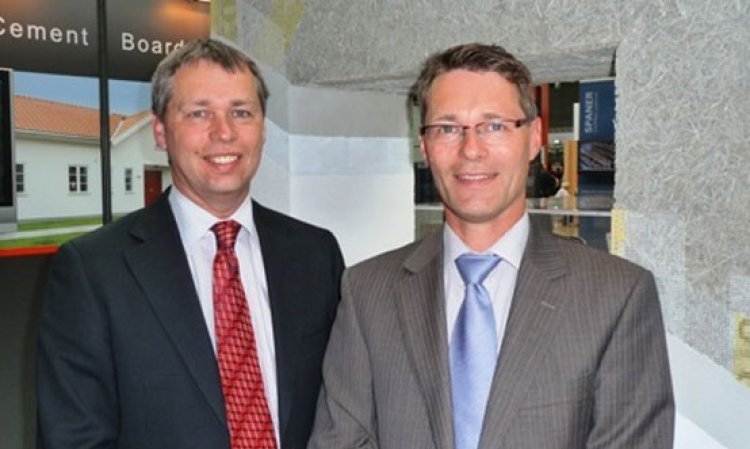 Bert van Elten (left) has been Managing Director of Eltomation since 1992. His father Gerry van Elten founded the family firm in 1956. It is based in Barneveld, in the centre of the Netherlands.