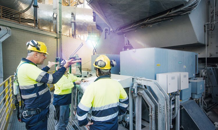 Gebr. Pfeiffer stands side-by-side with its customers. Here Pfeiffer start-up engineers support the commissioning of the MVR 6700 C-6 with MultiDrive® at the Barroso plant in Brazil.